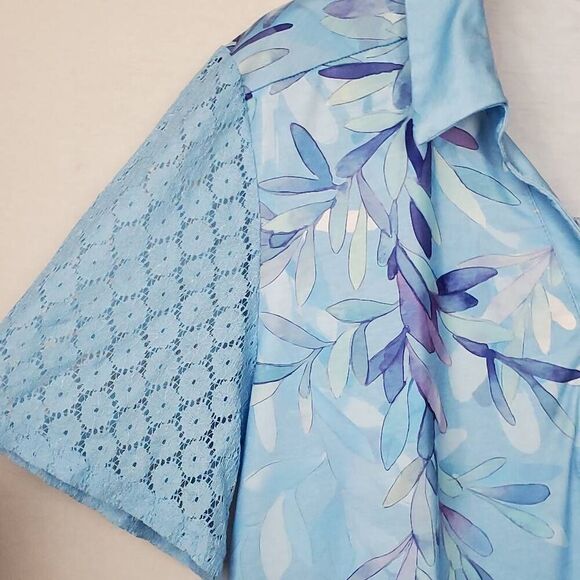 Womans XL Blue Floral Top Button Front Blouse - Picture 2 of 6